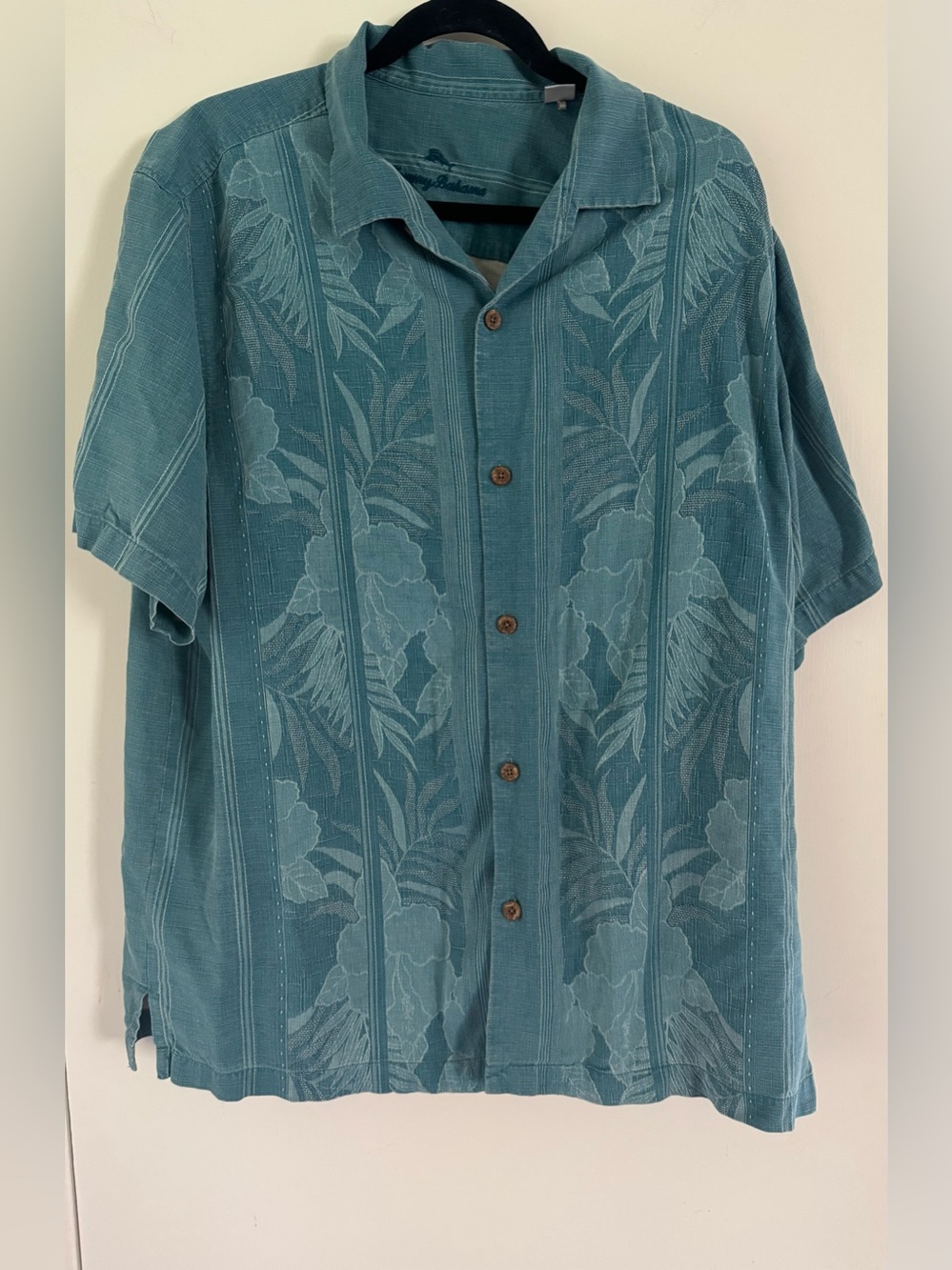 Tommy Bahama 100% Button Down Shirt
